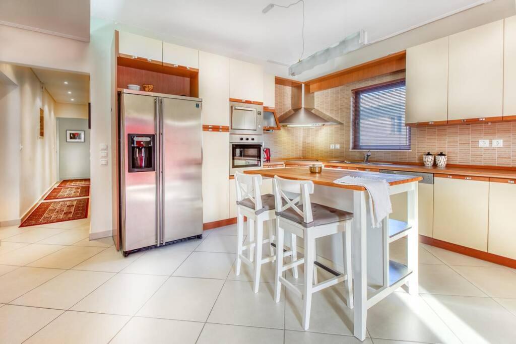 Spacious Apartment In Glyfada Close To The Sea Atenas Exterior foto